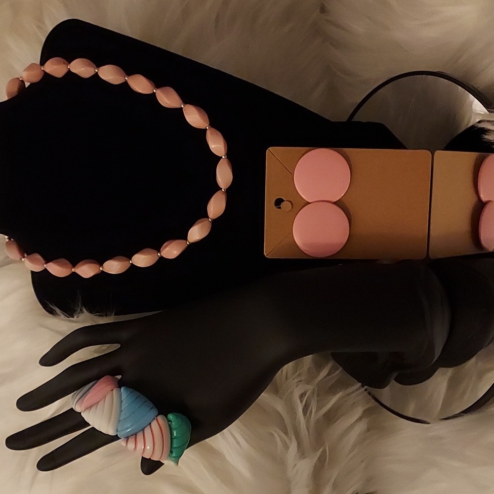 BARBIE-CORE Vintage Necklace & matching earrings, bracelet